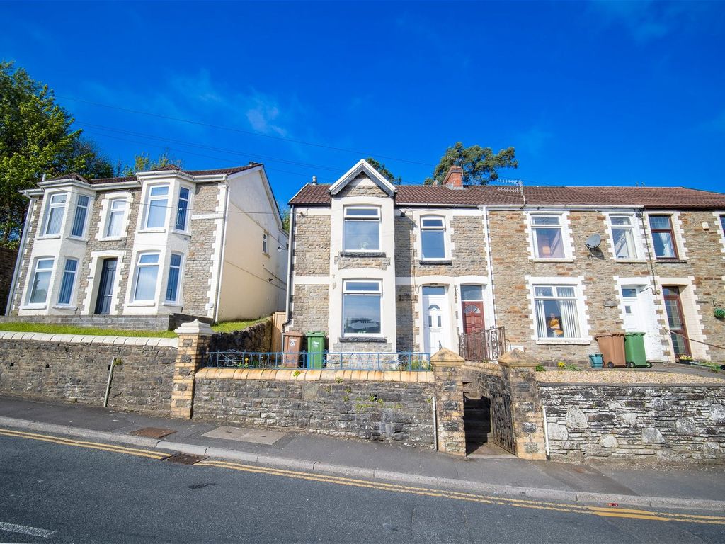3 bed end terrace house for sale in Farm Road, Pontlottyn, Bargoed CF81