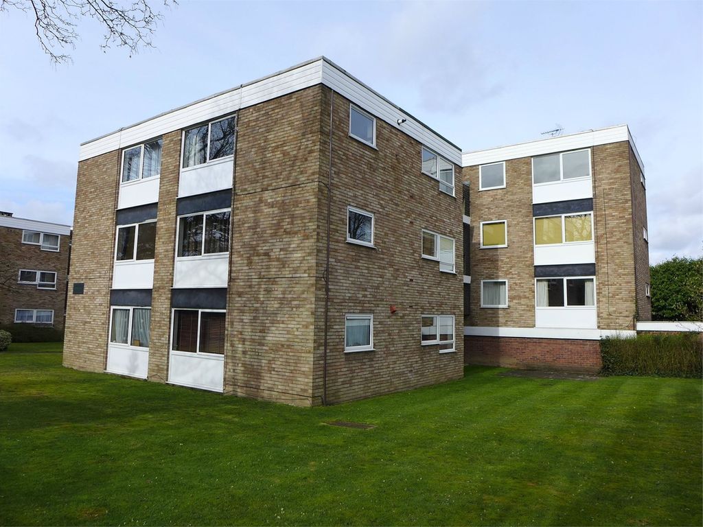 2 bed flat to rent in 40 Upper Gordon Road, Camberley GU15 Zoopla