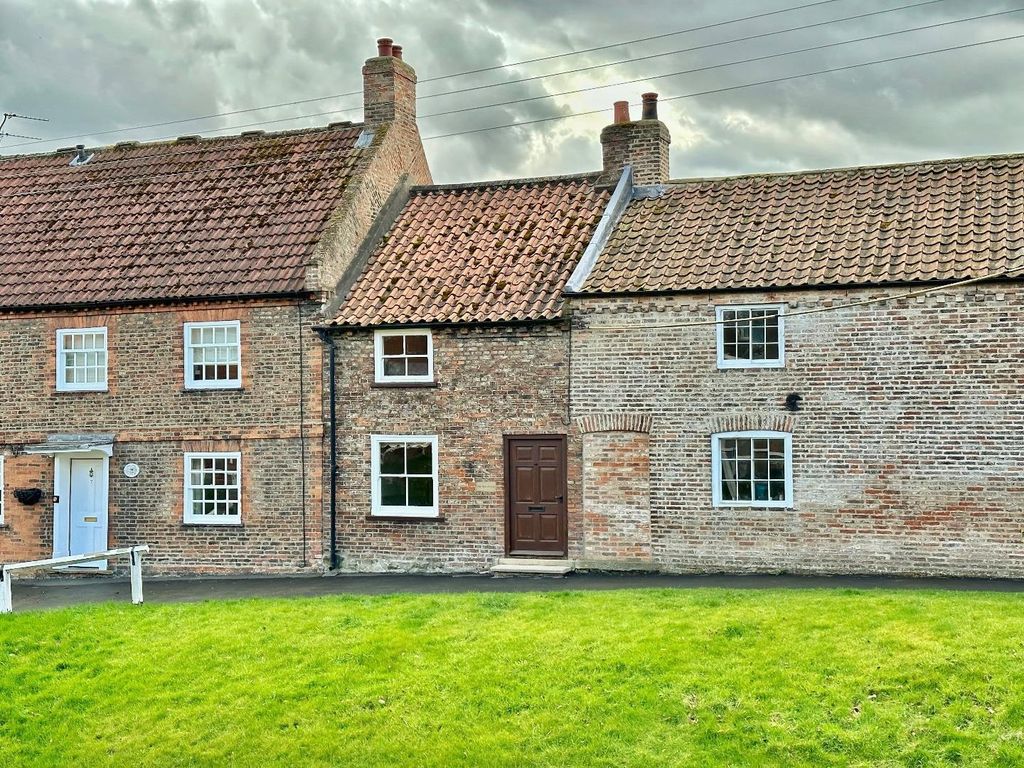 2 bed terraced house for sale in High Street, Stillington, York YO61