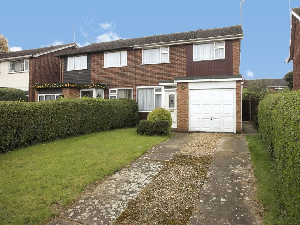 3 bed semidetached house for sale in Paston Ridings, Peterborough PE4