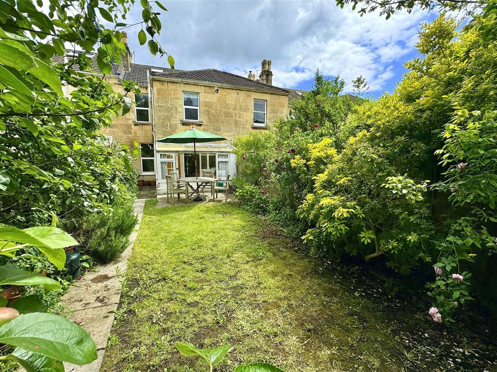 4 bed terraced house for sale in Shaftesbury Avenue, Bath BA1, £600,000