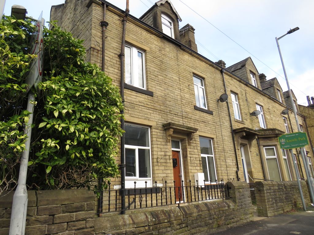 4 bed property to rent in Victoria Road, Keighley BD21, £800 pcm Zoopla