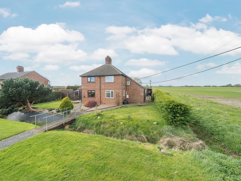 2 bed semidetached house for sale in Beck Bank, Quadring Fen, Spalding