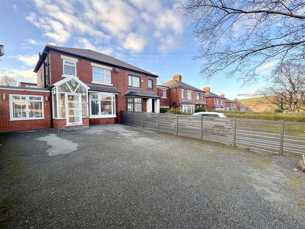 4 bed semidetached house for sale in Oldham Road, Grasscroft, Oldham