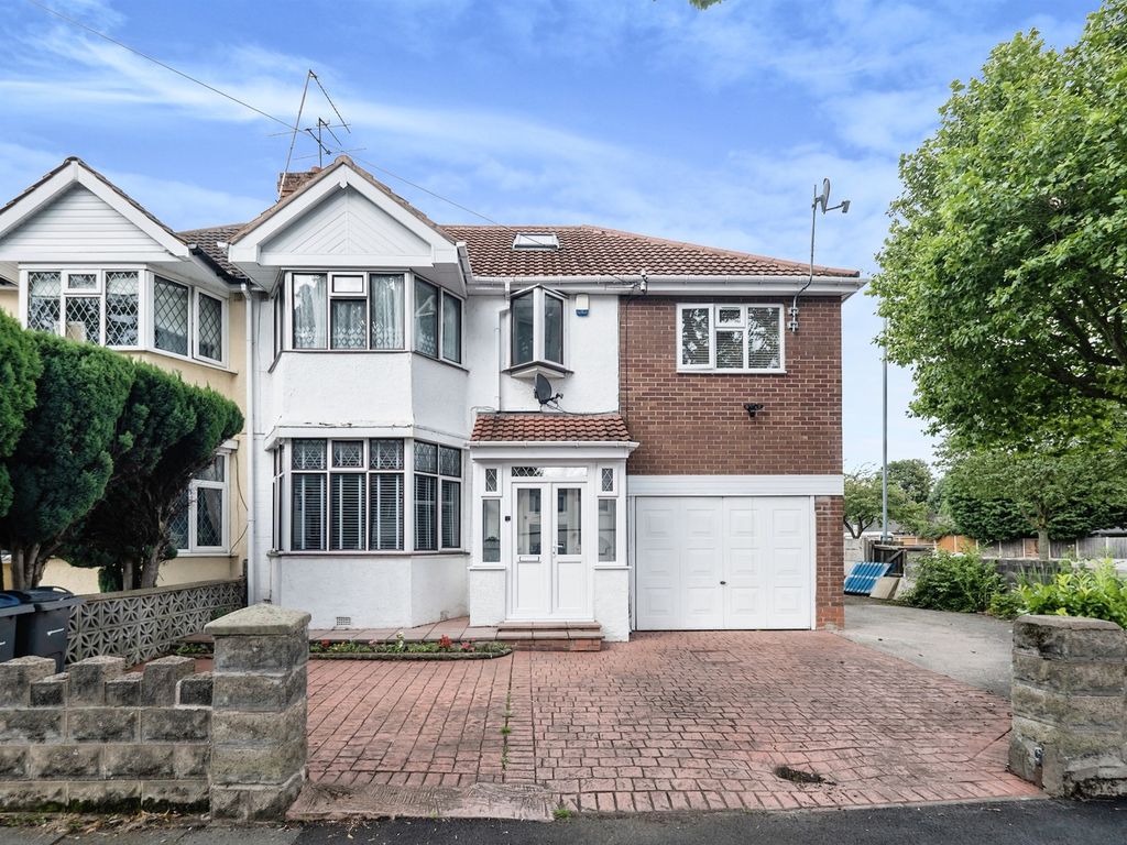 4 bed semidetached house for sale in Elmbridge Road, Birmingham B44, £