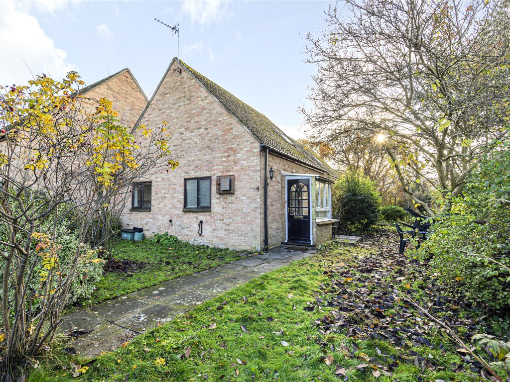 2 bed end terrace house for sale in Tudor Close, Iffley, Oxford