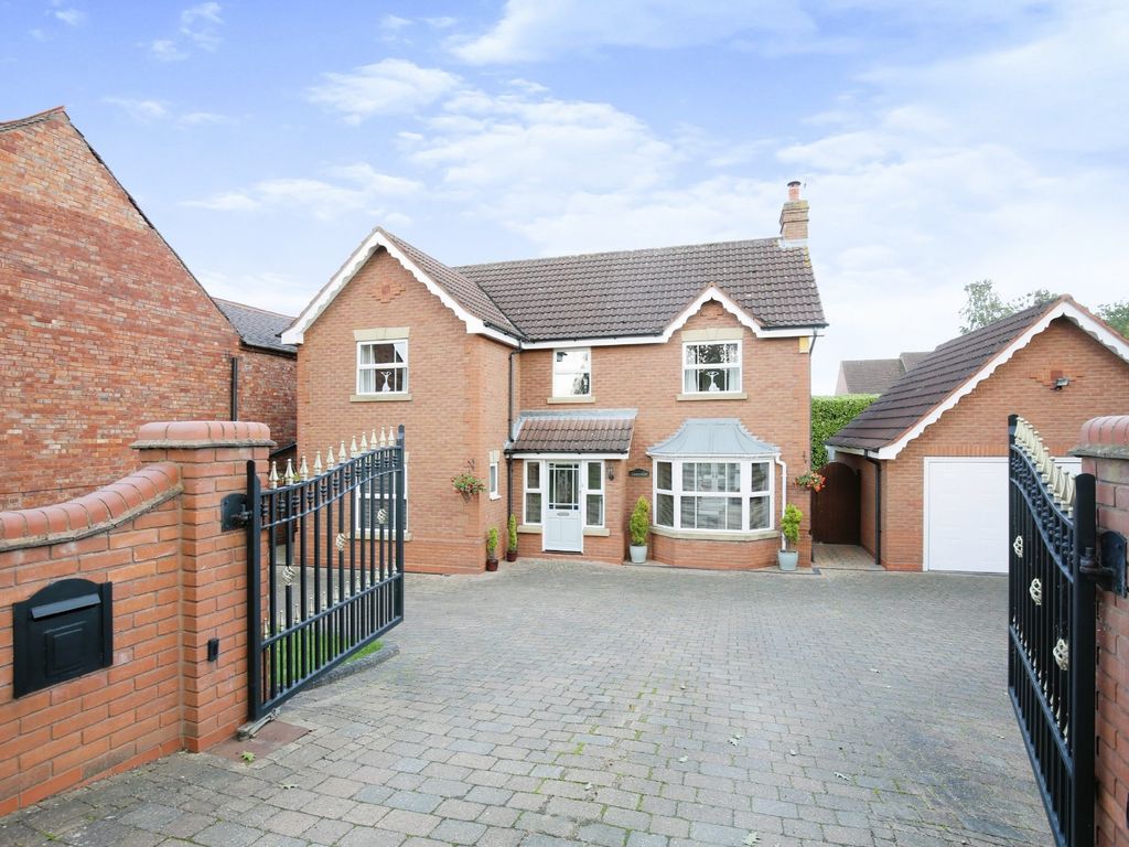 4 bed detached house for sale in Market Street, Polesworth, Tamworth