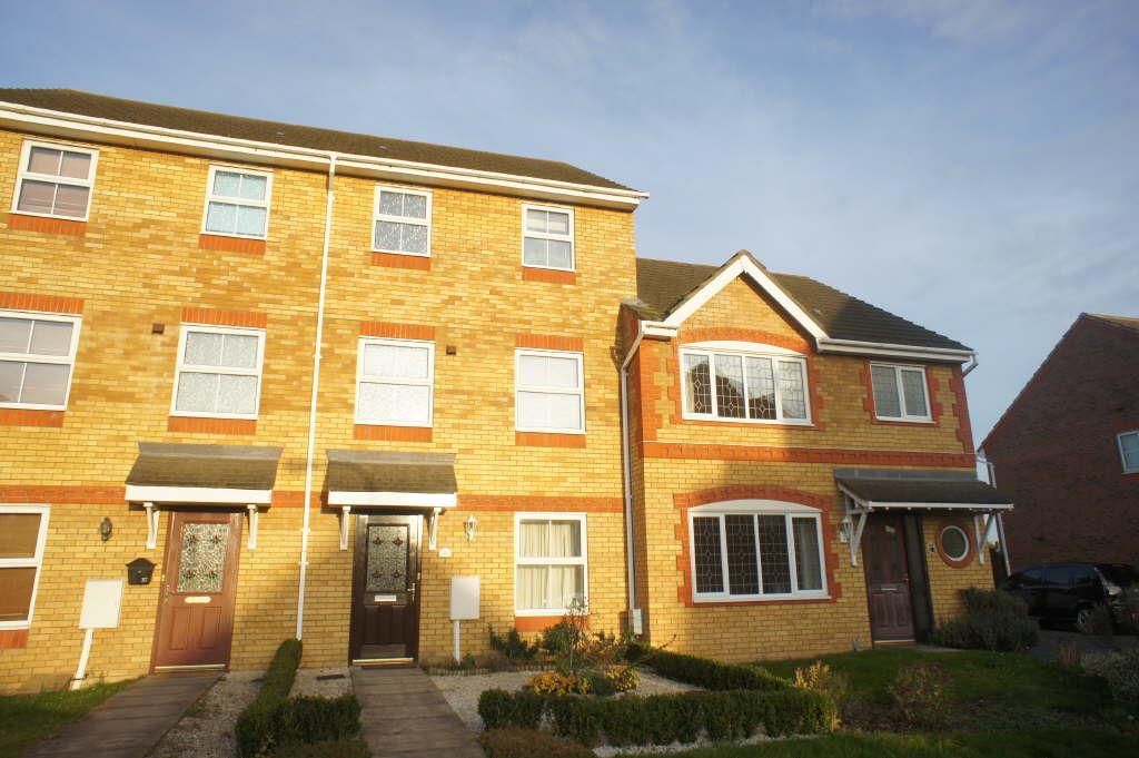 3 bed town house to rent in Cheshire Rise, Bletchley, Milton Keynes MK3 Zoopla