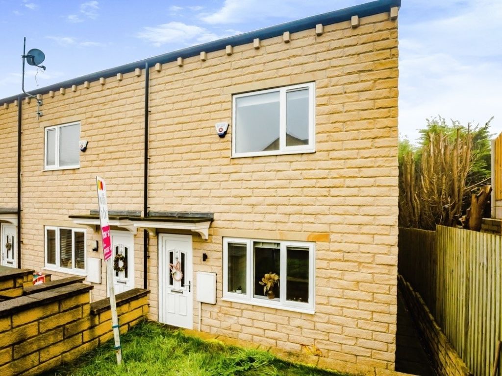 3 bed end terrace house for sale in Cain Lane, Southowram, Halifax HX3
