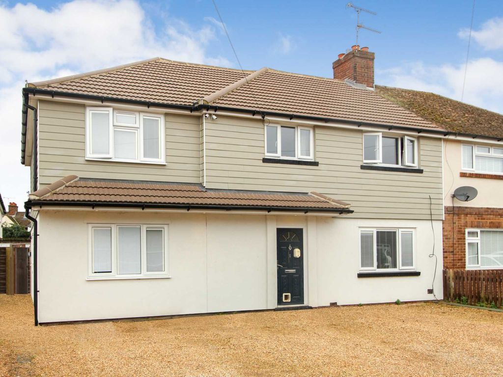 4 bed semidetached house for sale in Glebe Road, Heybridge CM9, £