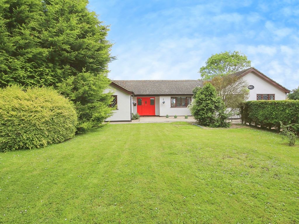 6 bed detached bungalow for sale in Marsh Road, Gedney Drove End