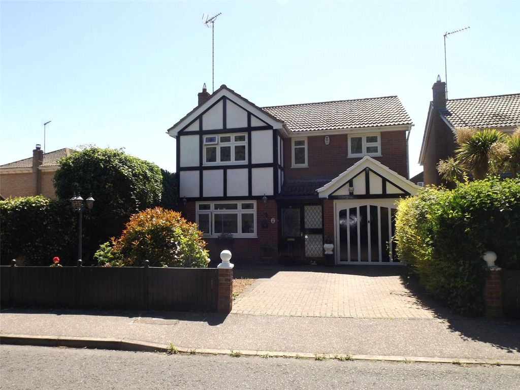 4 bed detached house for sale in Raycliff Avenue, ClactonOnSea, Essex