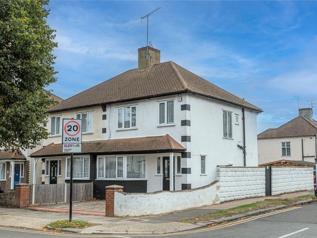 3 bed semidetached house for sale in St. Lukes Road, SouthendOnSea