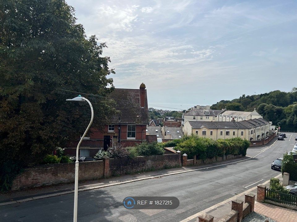 2 bed flat to rent in Ashburnham Road, Hastings TN35, £1,100 pcm Zoopla