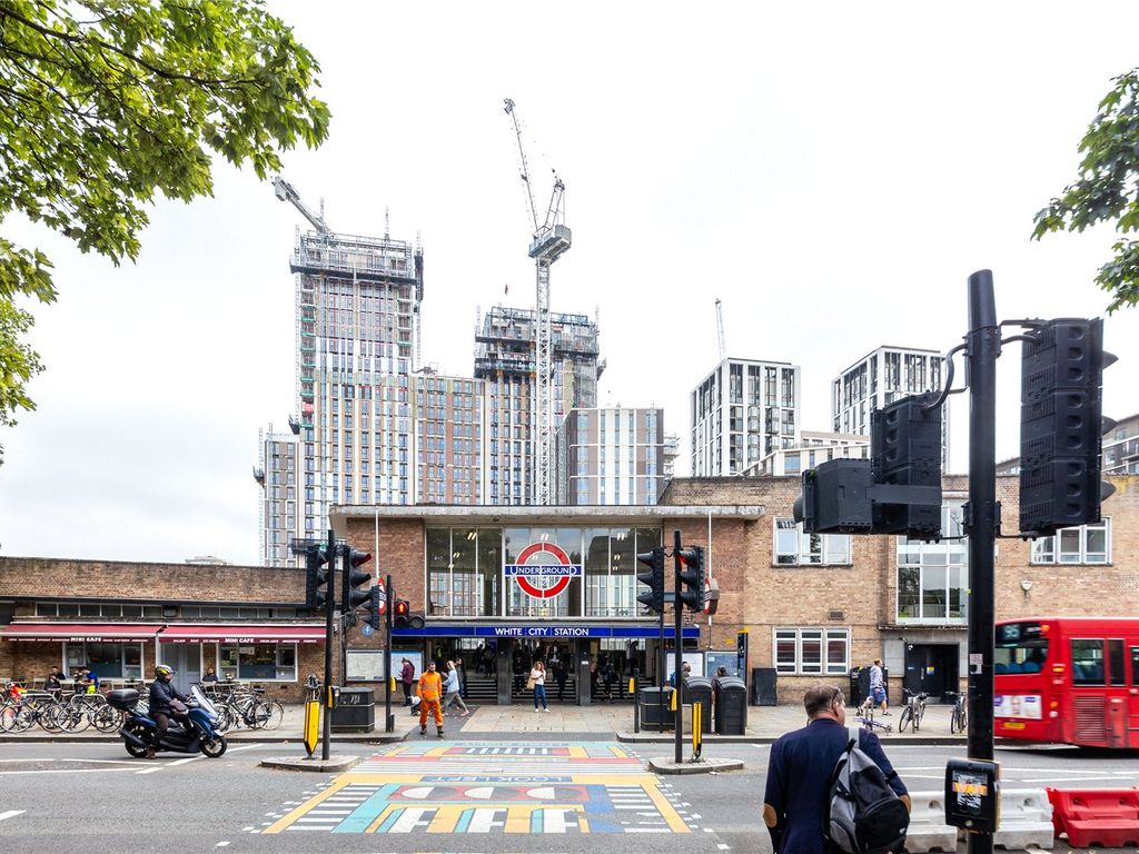 Water Garden White City Living London W12  