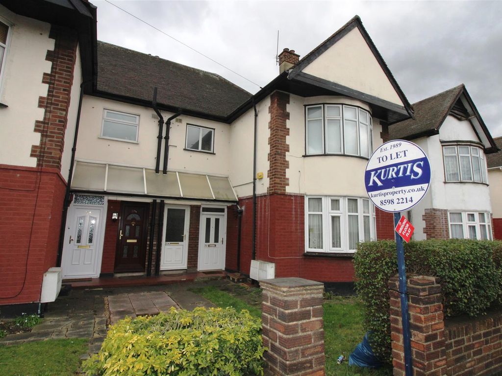 2 bed flat to rent in Chadwell Heath Lane, Chadwell Heath, Romford RM6
