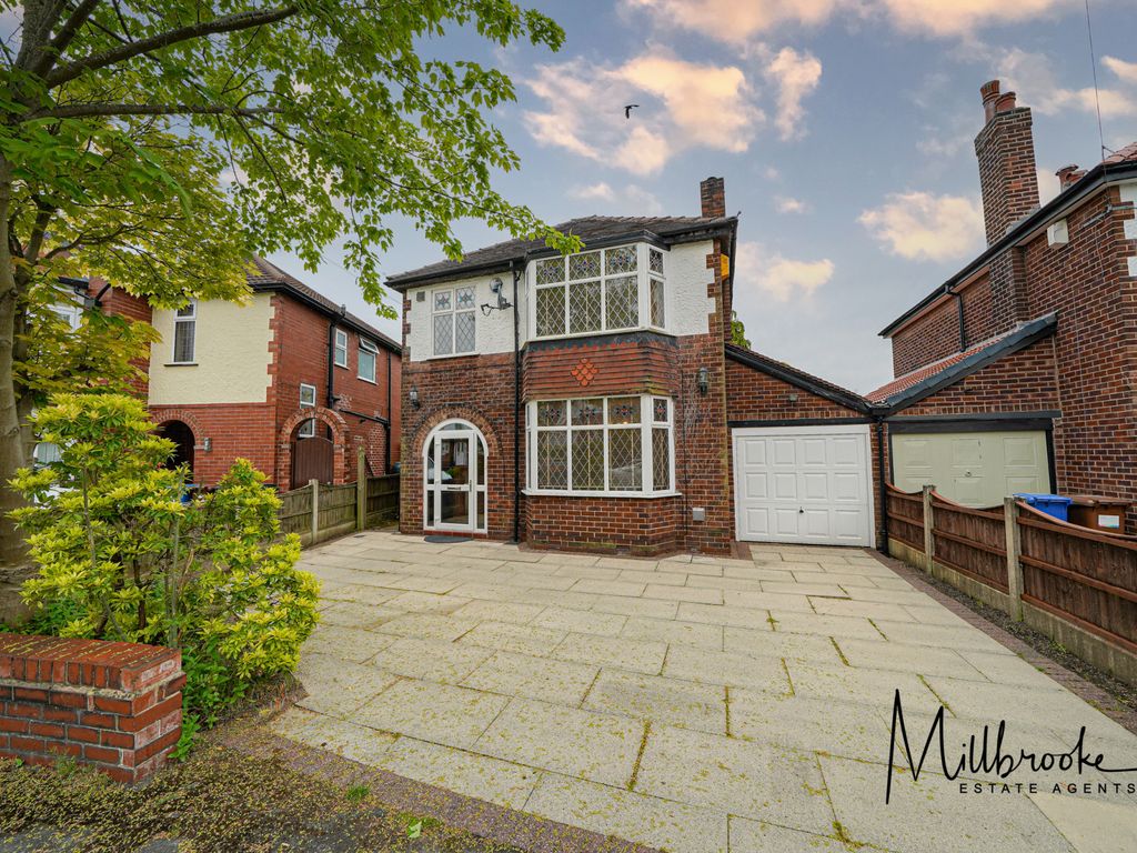 3 bed linkdetached house for sale in Preesall Avenue, Heald Green