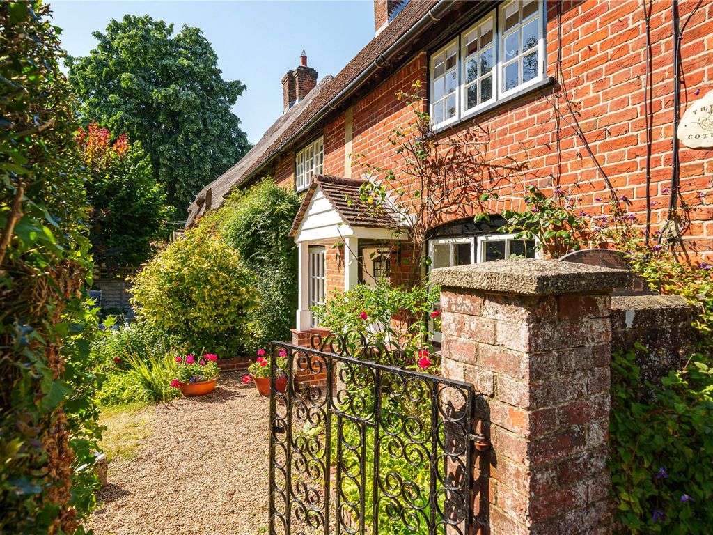 3 bed semidetached house for sale in Compton Street, Winchester SO21