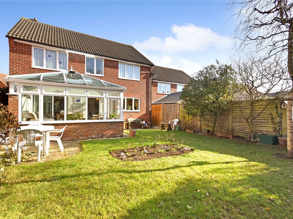 4 bed detached house for sale in Harebell Drive, Thatcham, Berkshire