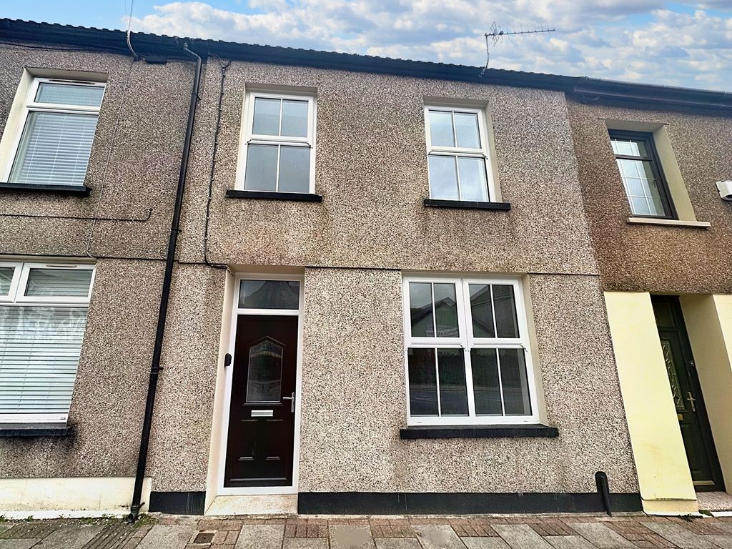 4 bed terraced house for sale in Plas Horeb, Dunraven Street