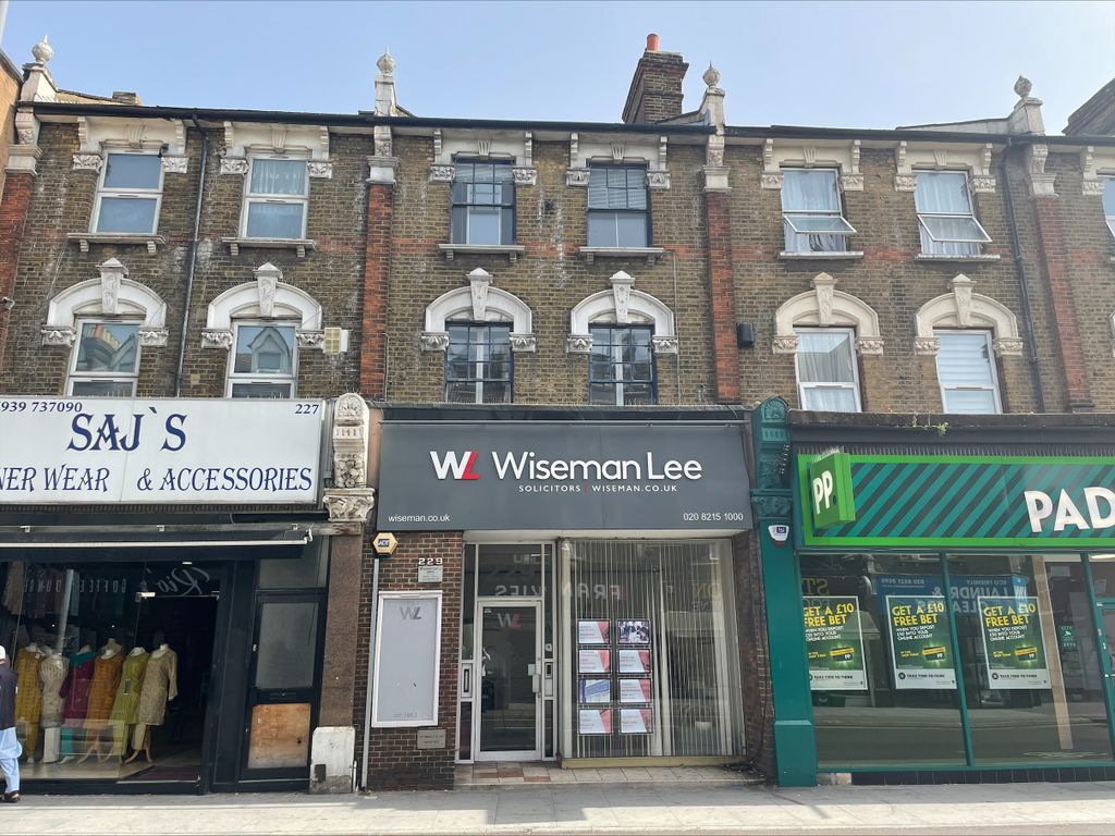 Office to let in Hoe Street, London E17, £29,500 pa Zoopla