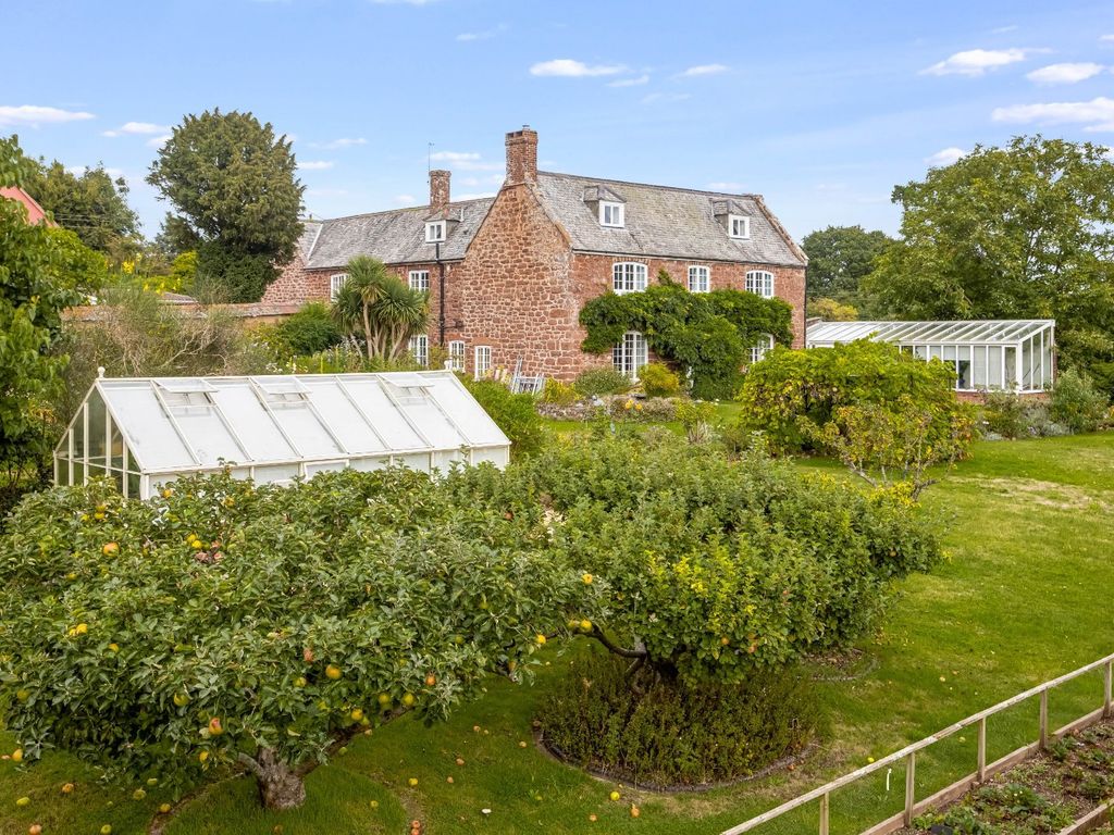 6 bed detached house for sale in Alphington, Exeter, Devon EX2, £