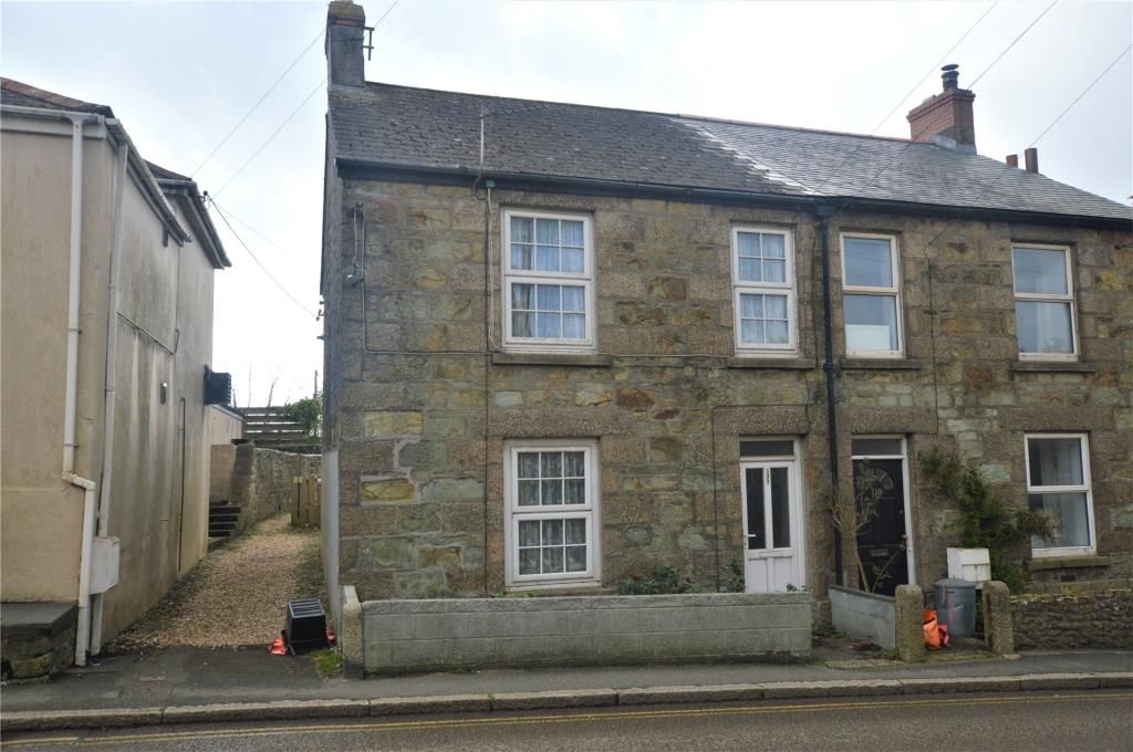 2 bed end terrace house for sale in Meneage Street, Helston, Cornwall