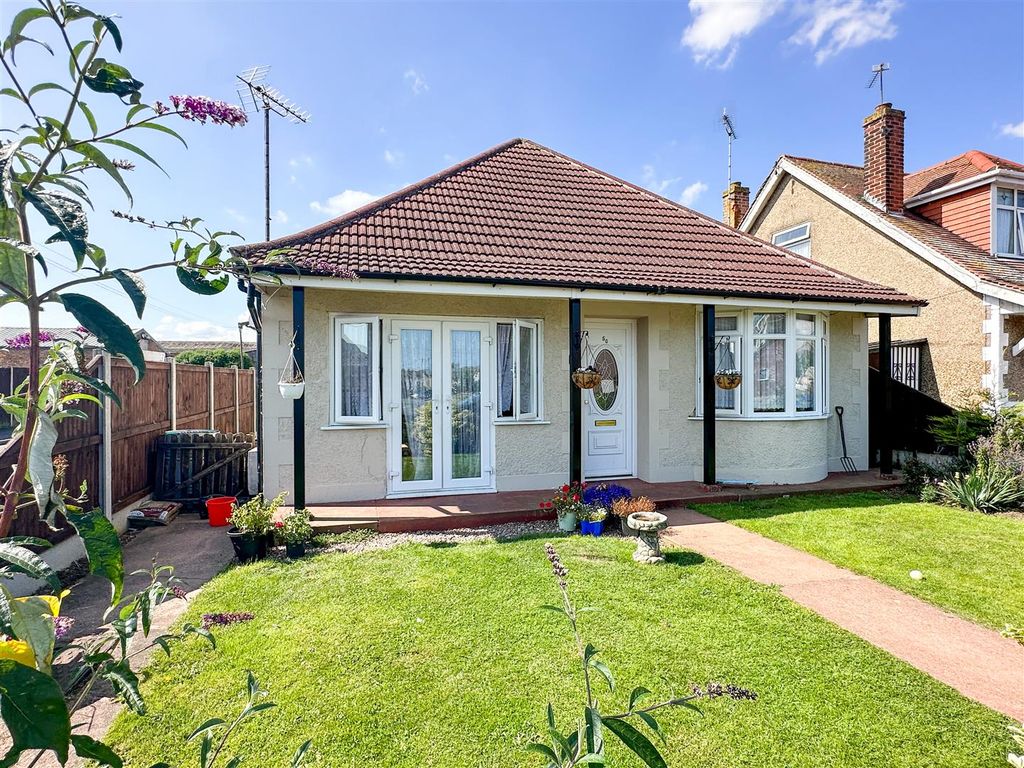 3 bed detached bungalow for sale in Alton Park Road, ClactonOnSea
