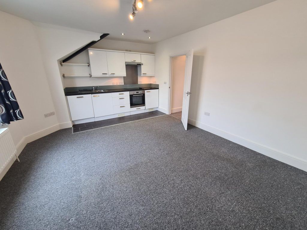 2 bed flat to rent in St. Catherines Road, Southbourne, Bournemouth BH6