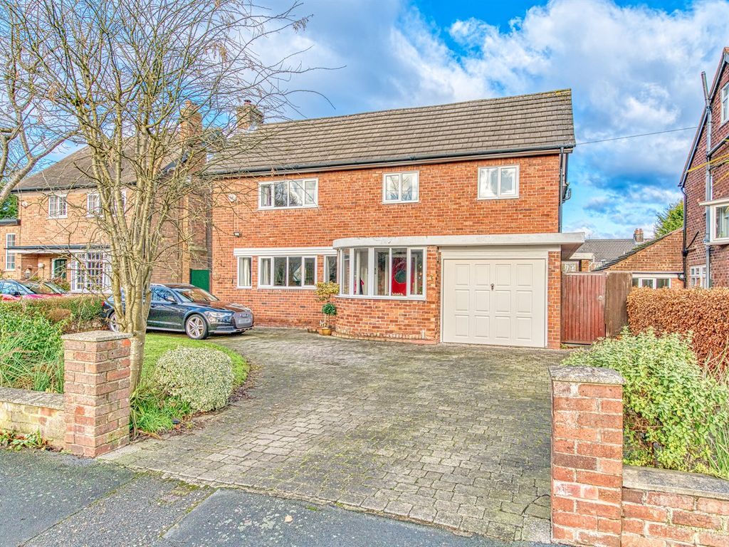 4 bed detached house for sale in Bradley Lane, Frodsham WA6, £645,000