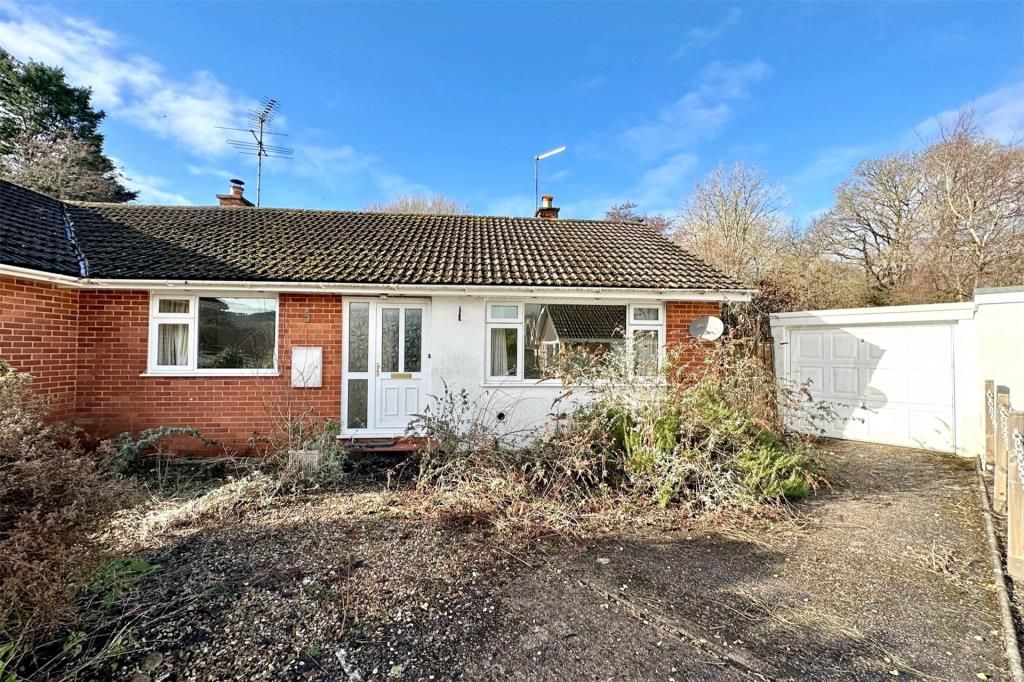 2 bed semidetached bungalow for sale in Brook Meadow, High Street