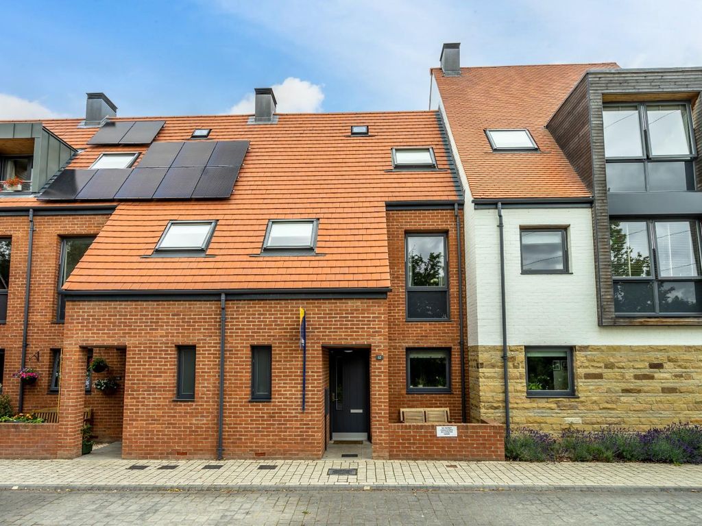 3 bed terraced house for sale in Meadlands Mews, Derwenthorpe, York