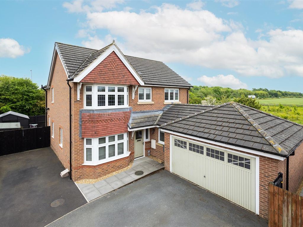4 bed detached house for sale in Saxon Mews, Sherburn In Elmet, Leeds LS25 Zoopla