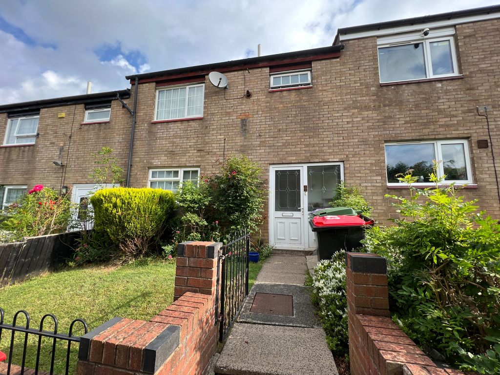 3 bed terraced house for sale in Brindleyford, Brookside, Telford TF3