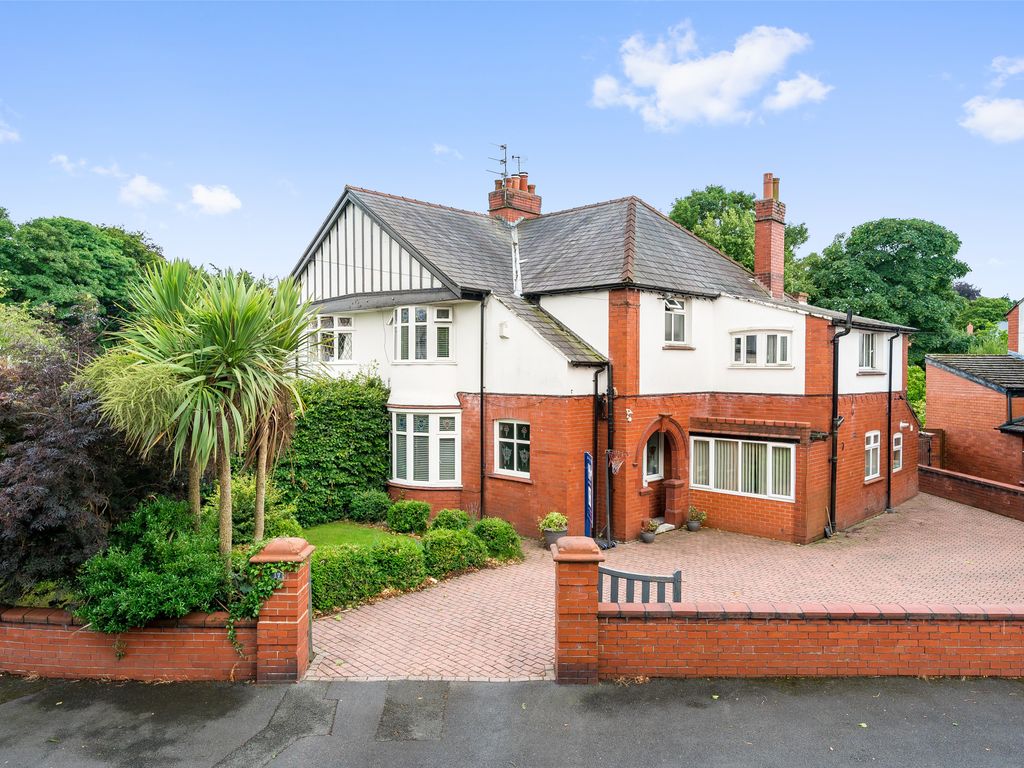 4 bed semidetached house for sale in Park Avenue, Eccleston Park, St