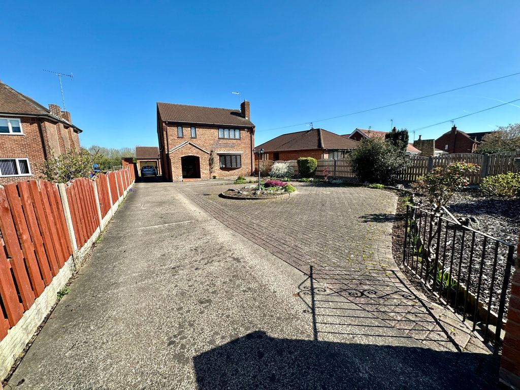 4 bed detached house for sale in Green Lane, Scawthorpe, Doncaster DN5