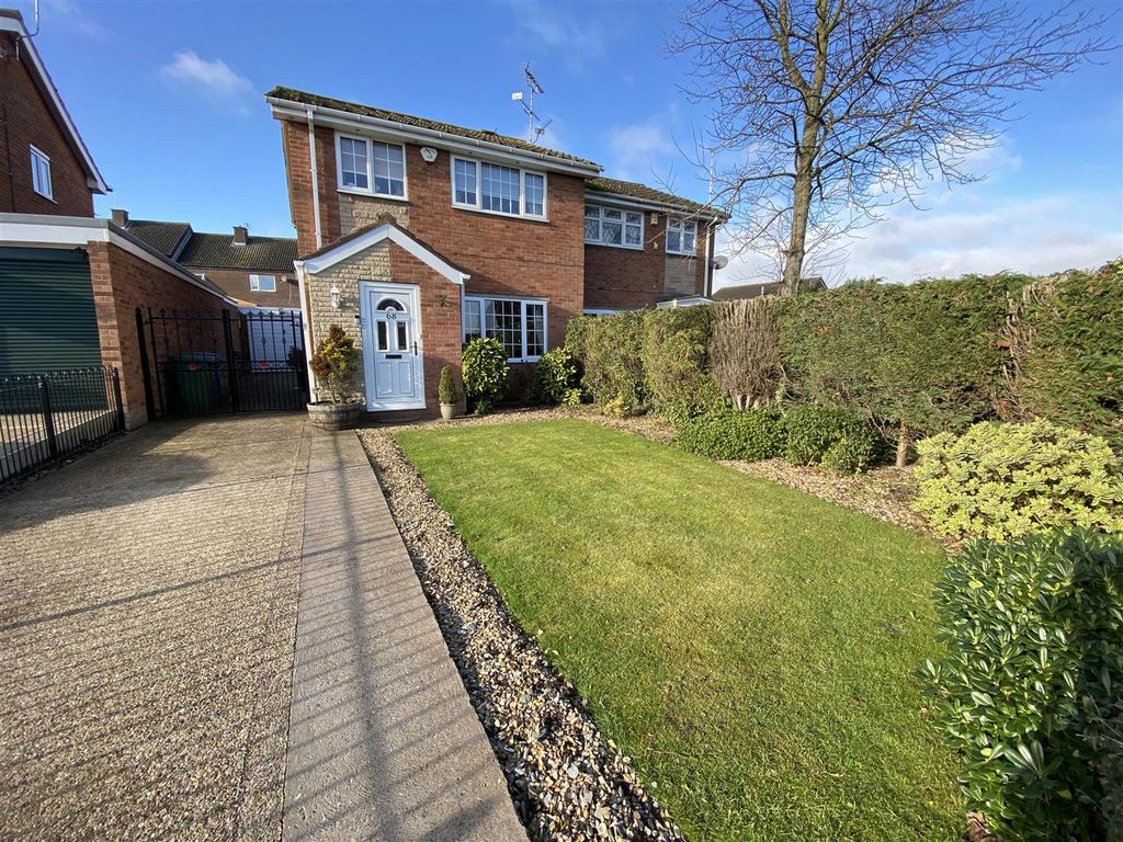3 bed semidetached house for sale in Carnoustie, Worksop S81, £190,000