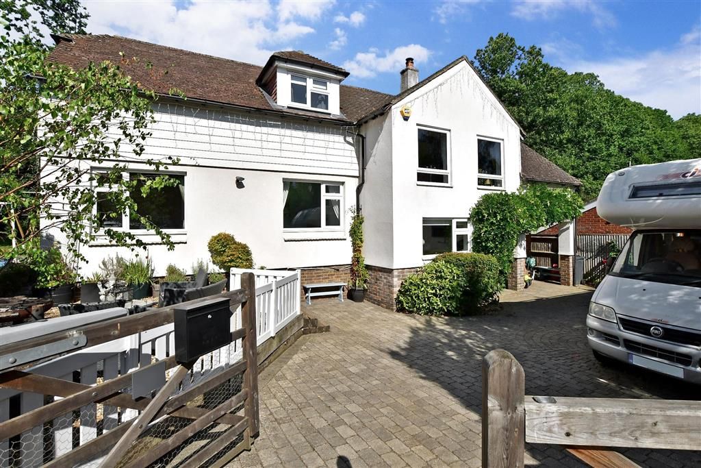 5 bed detached house for sale in Erith Close, Penenden Heath, Maidstone