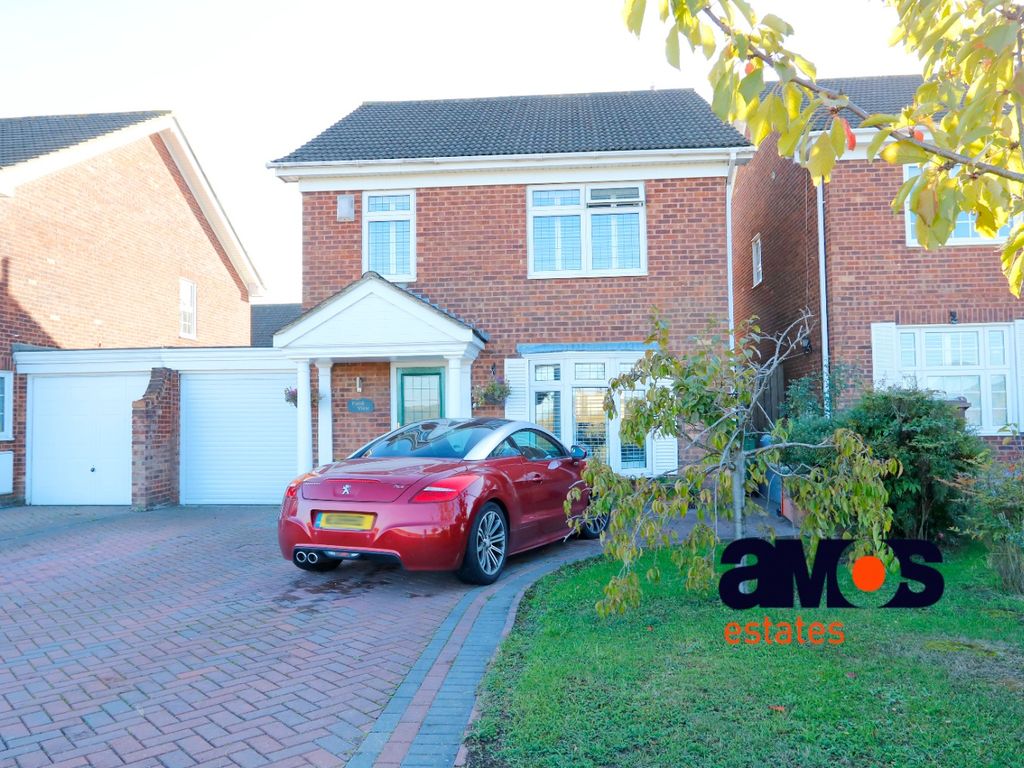 Dunton Road, Steeple View, Laindon, Essex SS15  