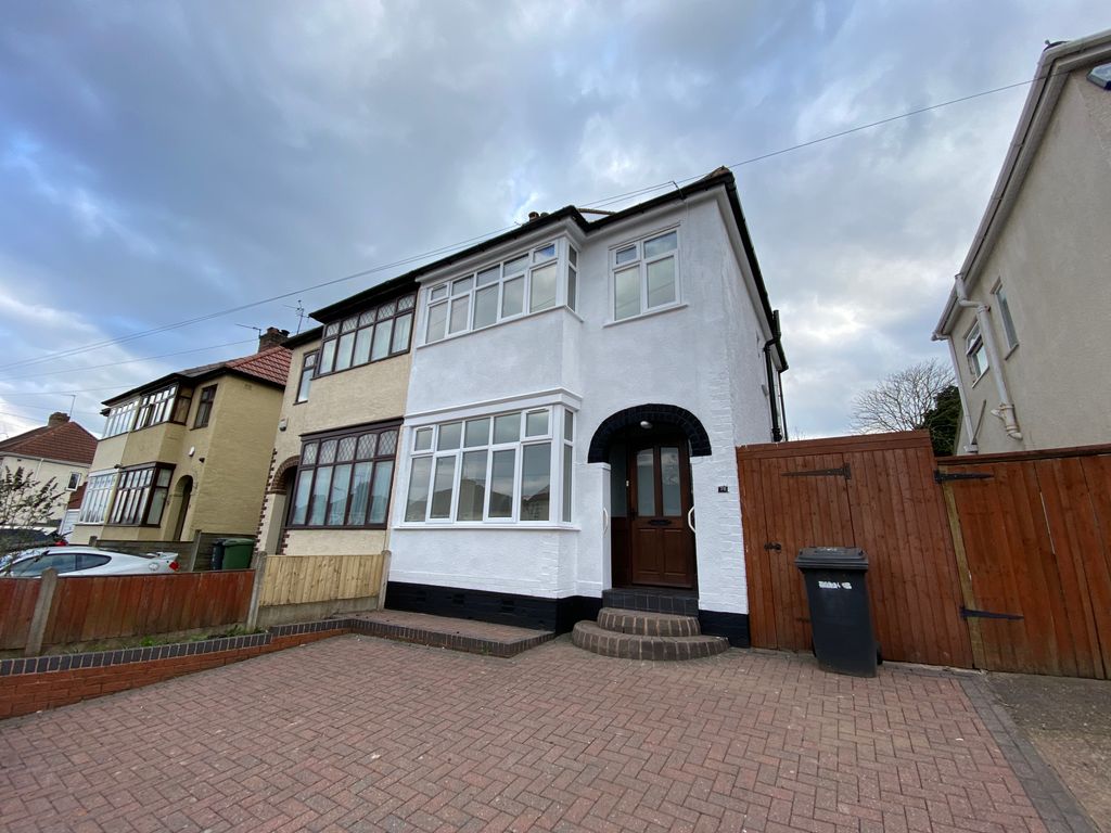 3 bed semidetached house to rent in Burland Avenue, Claregate