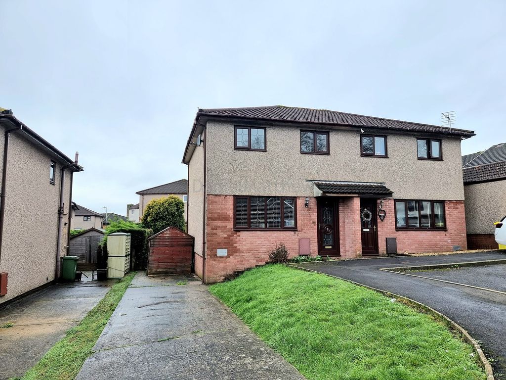 3 bed semidetached house for sale in Ashbrook, Brackla, Bridgend