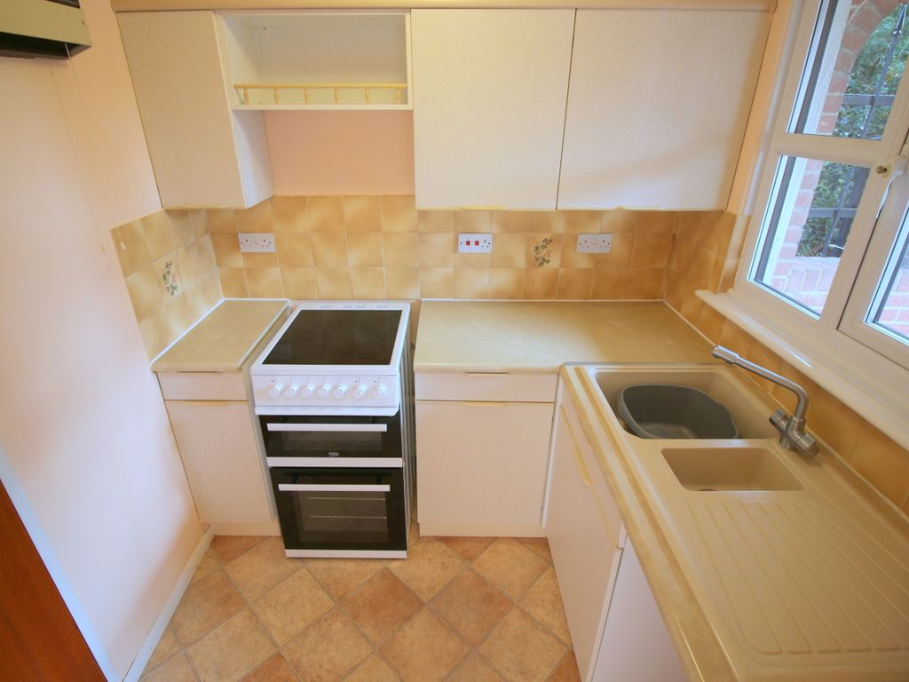 1 bed flat to rent in New Street, Braintree CM7, £850 pcm Zoopla