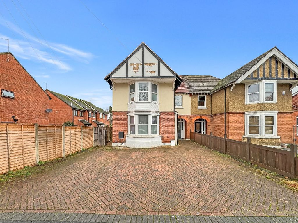 10 bed semidetached house for sale in Sussex Place, Slough SL1, £