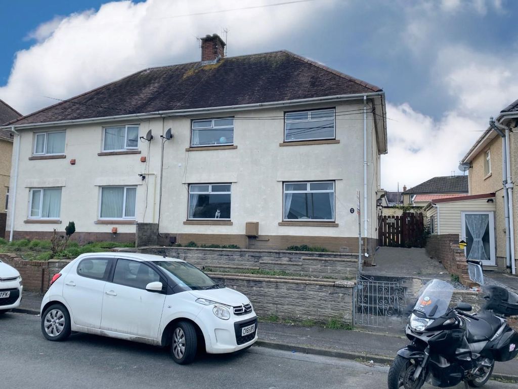 4 bed semidetached house for sale in Lon Yr Ysgol, Dafen, Llanelli SA14 Zoopla