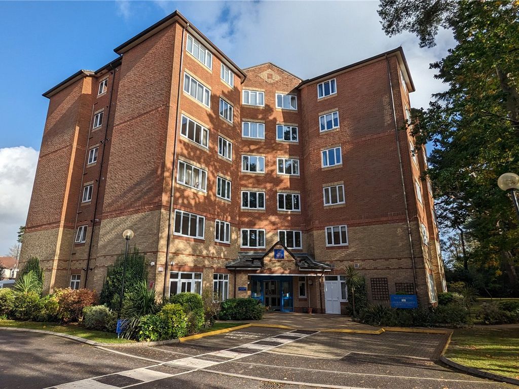 1 bed parking/garage for sale in Lindsay Road, Branksome Park, Poole