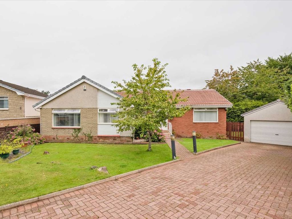 3 bed bungalow for sale in Lady Watson Gardens, Hamilton ML3, £280,000