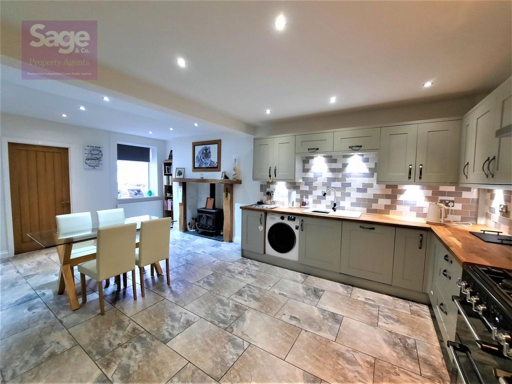 3 bed terraced house for sale in Maindee Road, Cwmfelinfach, Ynysddu