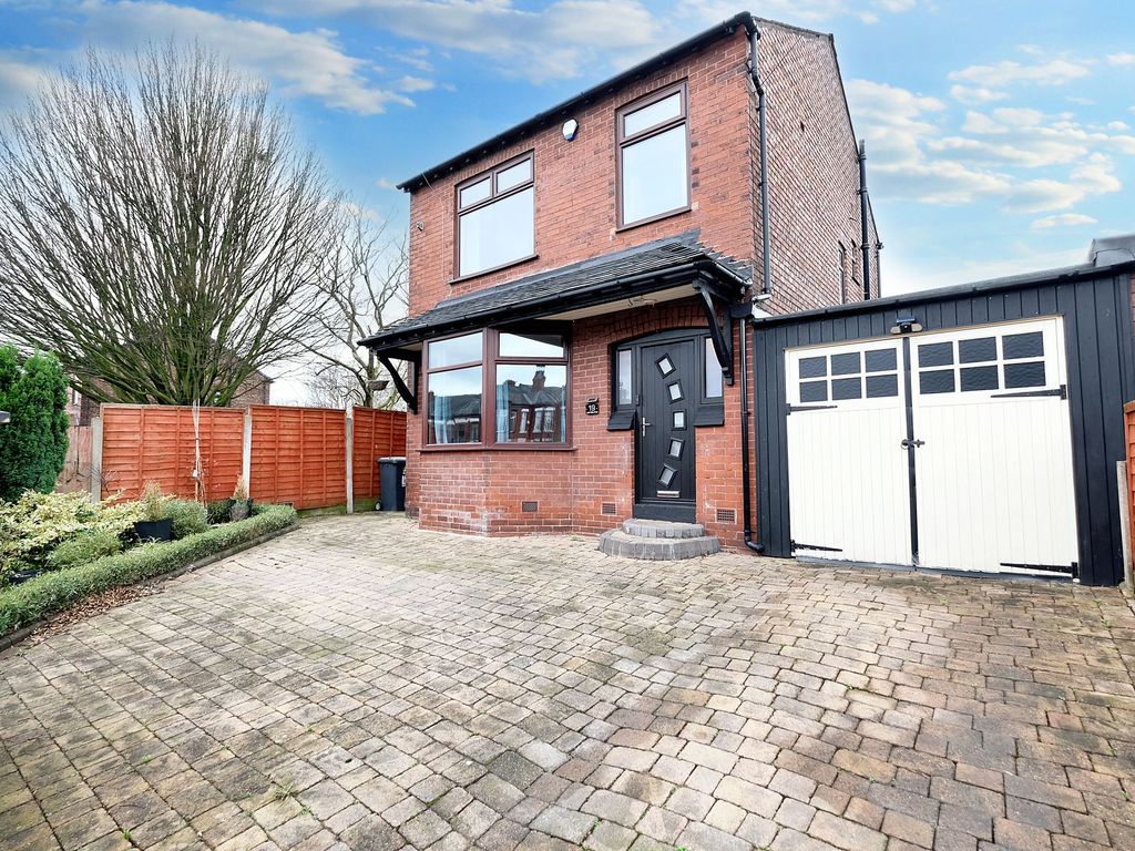 3 bed detached house for sale in Light Oaks Road, Salford M6, £290,000