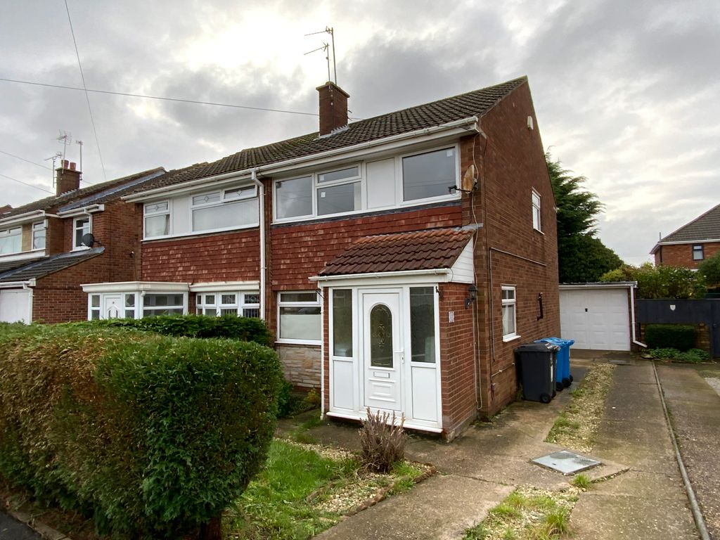 3 bed semidetached house for sale in Ridgestone Avenue, Bilton, Hull