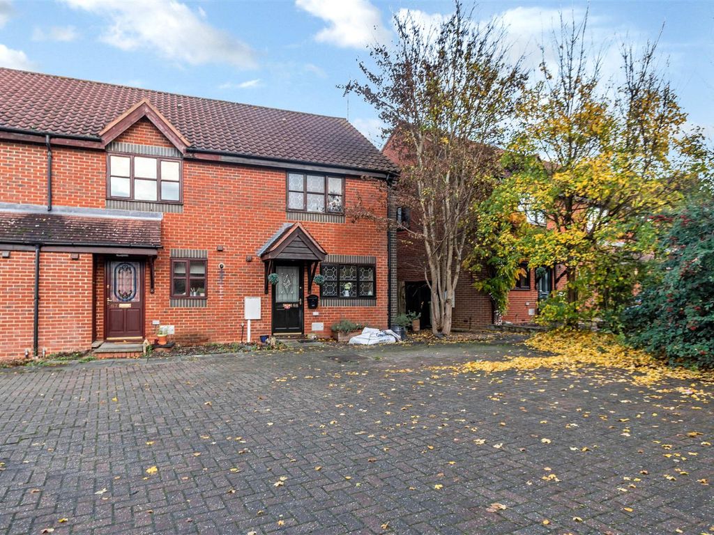 3 bed end terrace house for sale in Deacon Place, Middleton, Milton